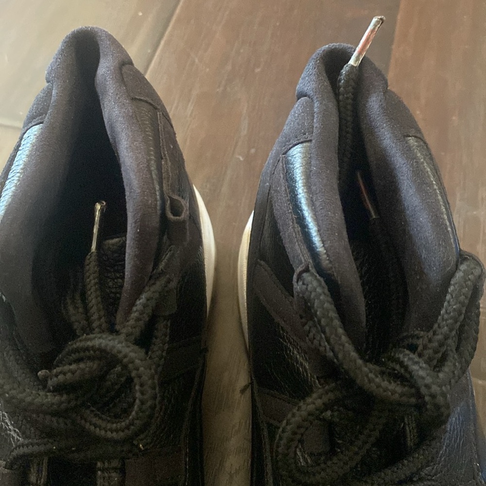 MEN JORDANS - Picture 4 of 5